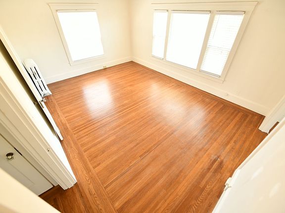 3rd image of 2425 Fulton St #4