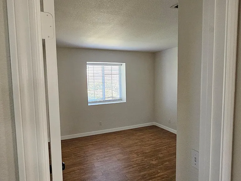 424 E Avenue J11 — Photo 31