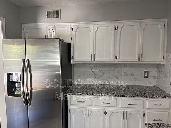 3rd image of 8360 N Overland Dr