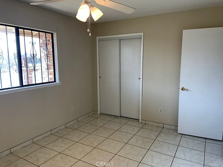 922 E Elm Ave — Photo 16