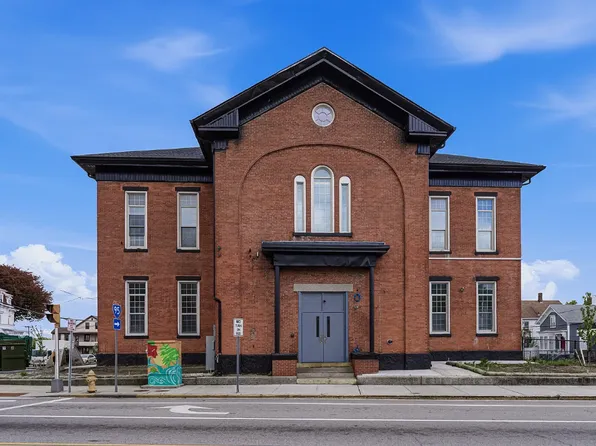 387 Broad St #202, Central Falls, RI 02863