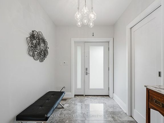 3rd image of 8 Firwood Cres