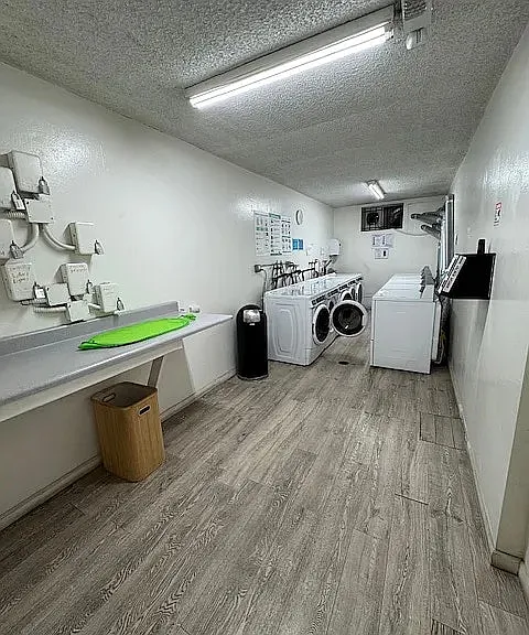 1735 N Fuller Ave #323 — Photo 25