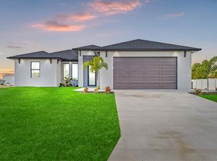 1612 NE 6th Place Cpe, Coral, FL 33909
