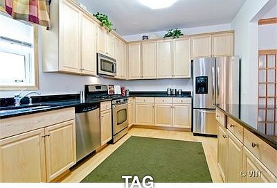 5th image of 1434 W Touhy Ave
