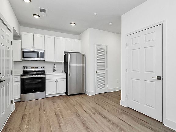 2nd image of 3515-106 Markland Dr
