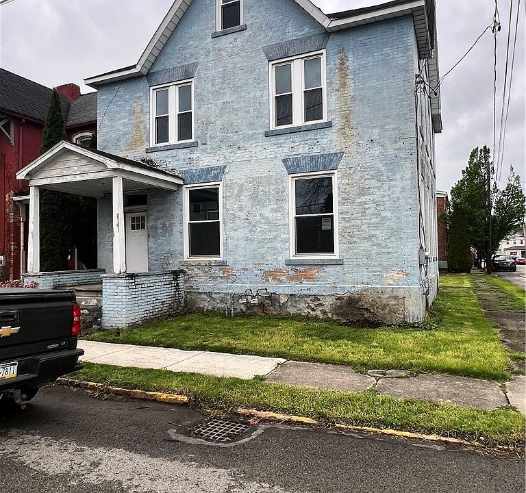 1st image of 204 S Stewart St