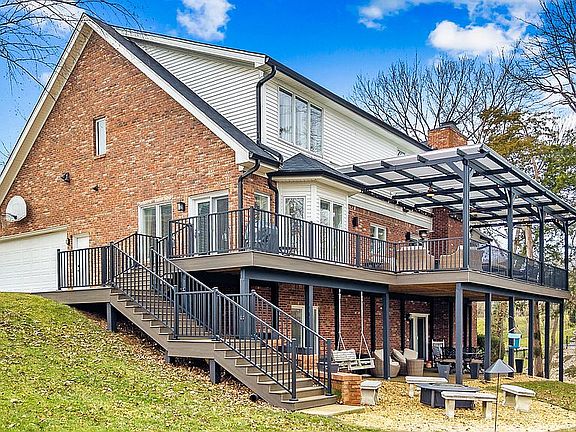 3rd image of 14419 Broad Oak Pl