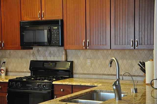 Kitchen backsplash