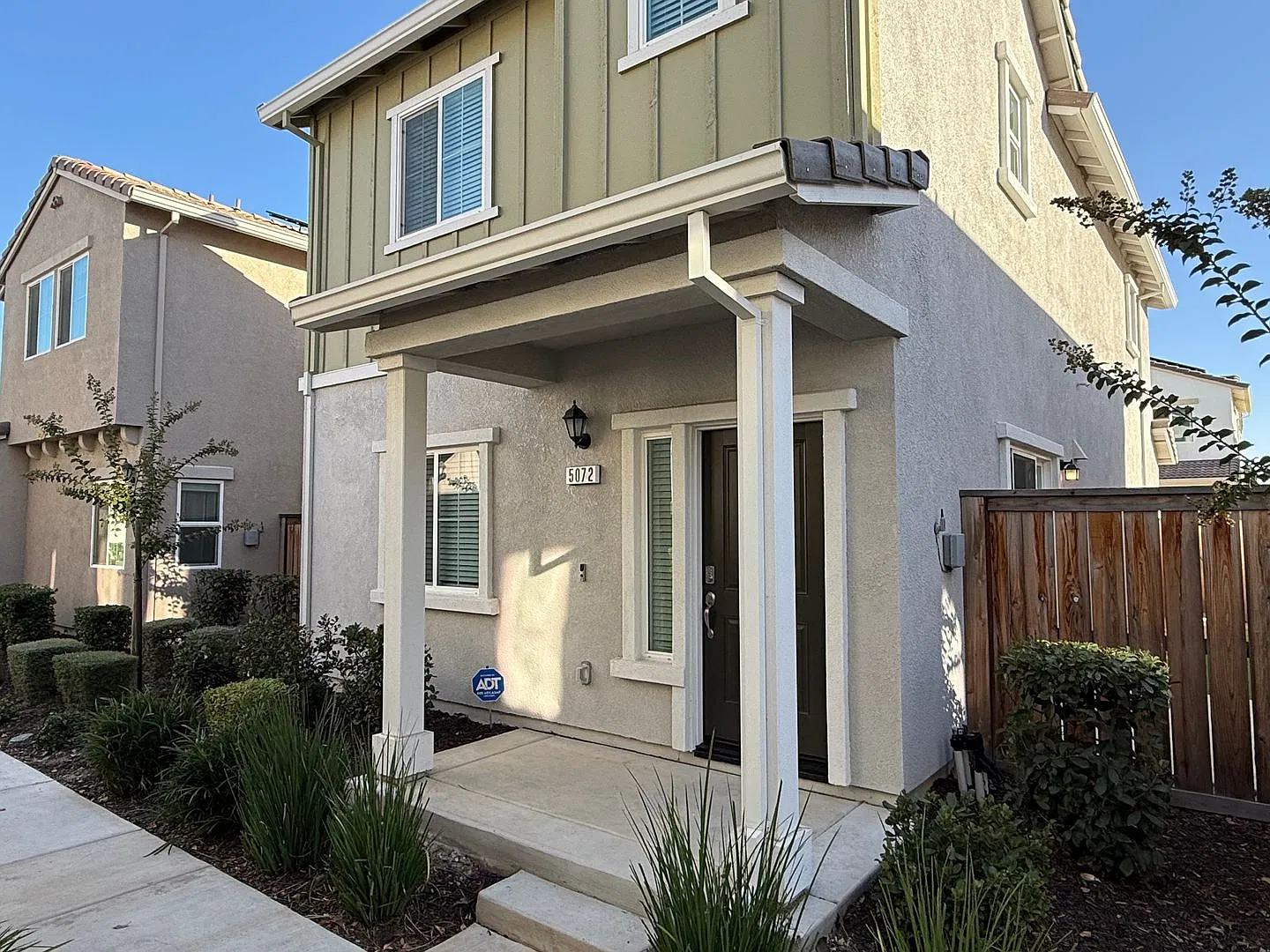 Beautiful 3 bed 2 bath in Roseville! — Photo 2