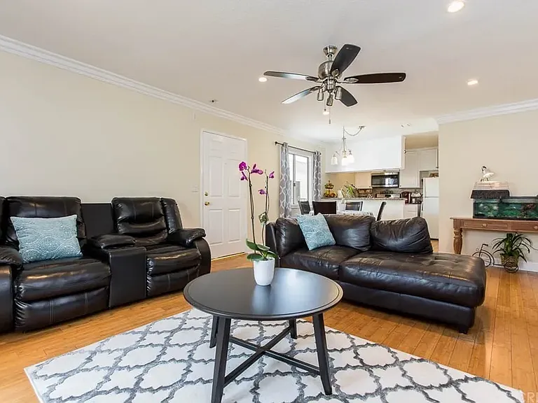 7035 Woodley Ave #219 — Photo 2