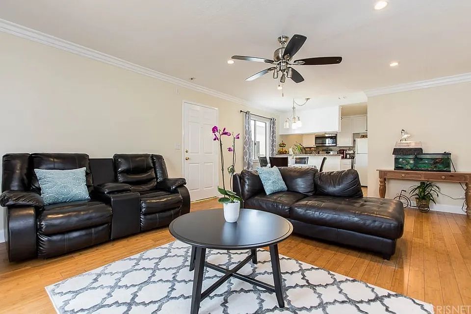 2nd image of 7035 Woodley Ave Unit 219