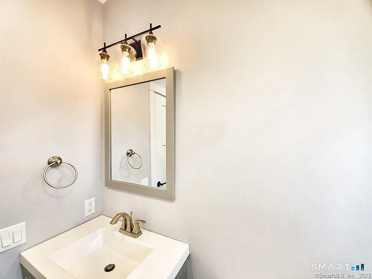 5 Isaacs St #3B — Photo 4
