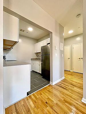 4th image of 884 Broadway APT 6