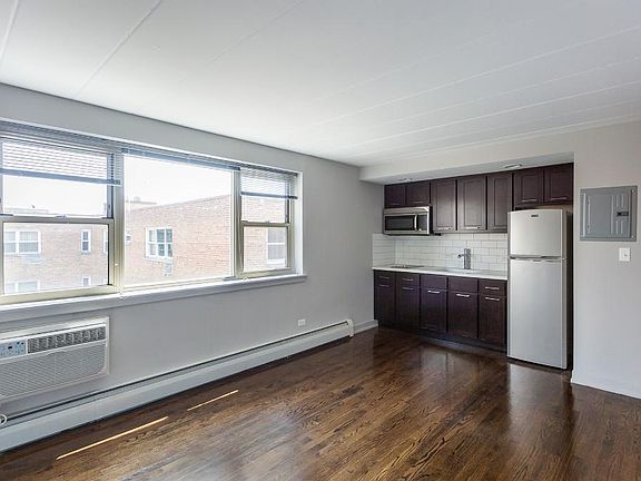 4th image of 6121 N Kenmore Ave #311C