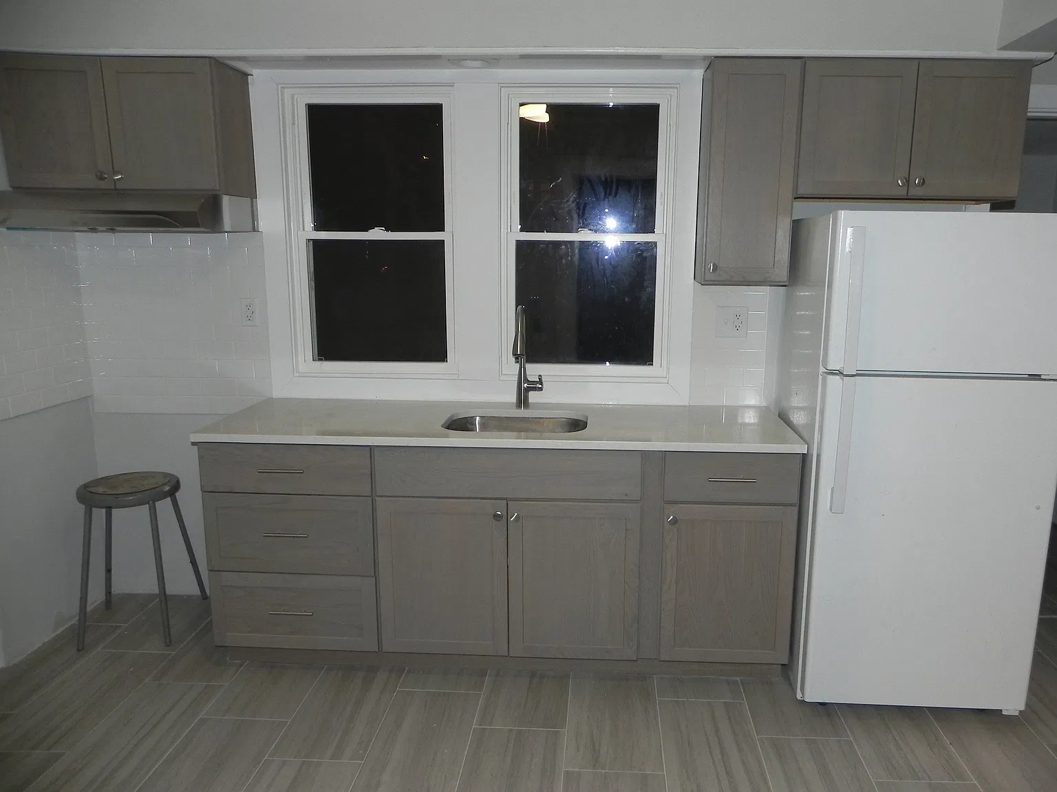 2 bed, 716 sqft, $2,600 — Photo 2