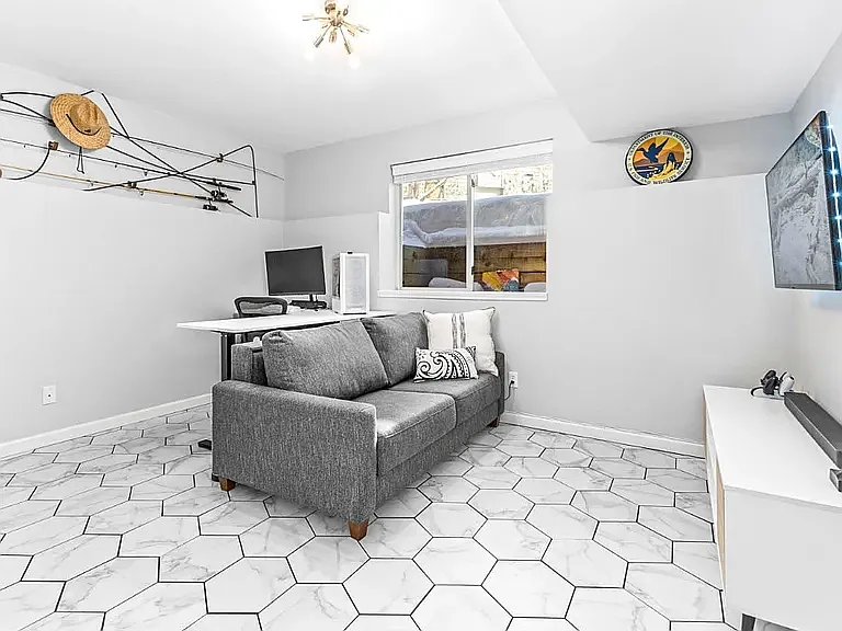 523 Eaglepointe Ct #1 — Photo 7