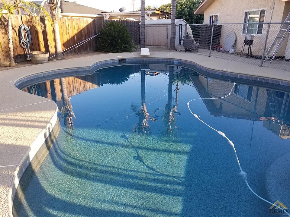 2nd image of 02216 Walton Ave