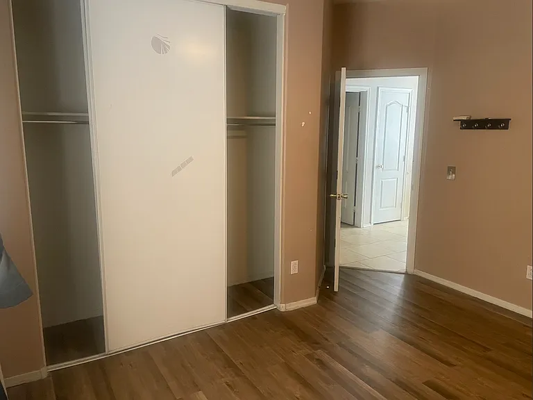 220 E Beth Dr — Photo 17