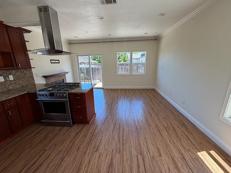3511 Olsen Dr — Photo 3