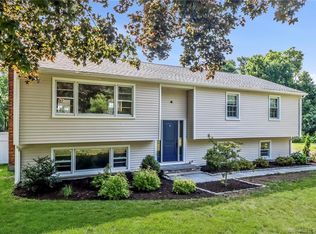 10 Squire Rd, Monroe, CT 06468