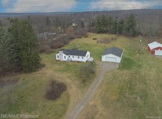 850 W Maple Rd, Milford, MI 48381