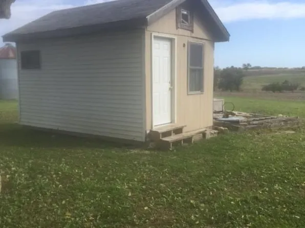 16797 W Barclay Rd, Polo, IL 61064