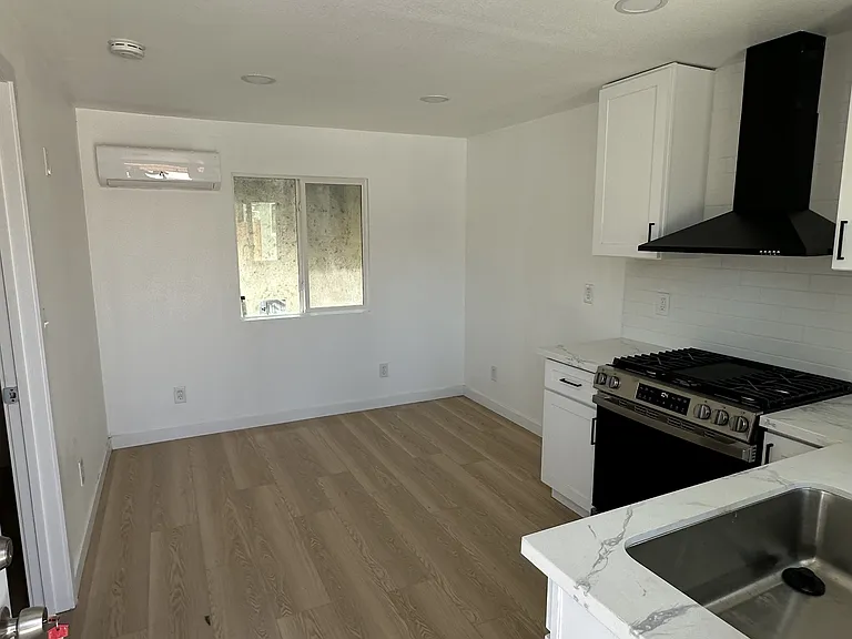 13052 Cypress Streetunit #C — Photo 4