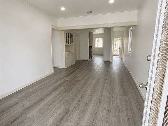 4th image of 309 W Alhambra Rd