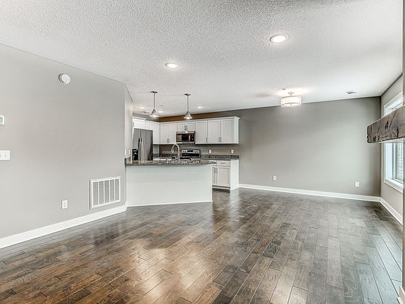 Living Room/Kitchen