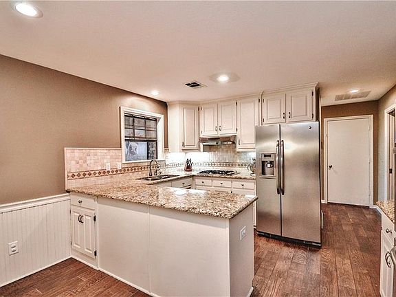 4th image of 16640 Redbud Dr