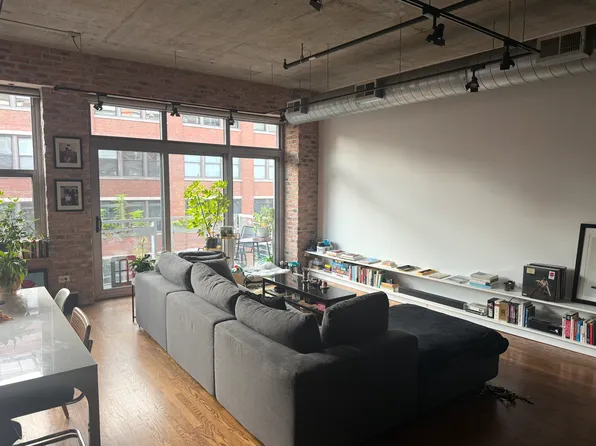 933 W Van Buren St APT 602, Chicago, IL 60607
