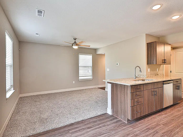 Greystone Townhomes — Photo 17