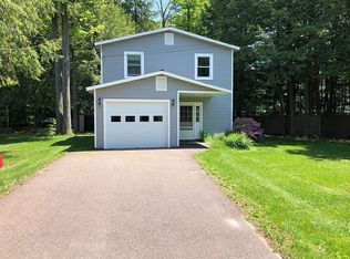 104 Oakwood Dr, South Burlington, VT 05403