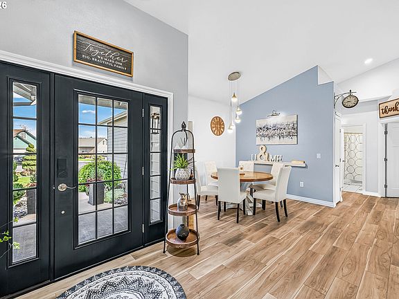 4th image of 793 W Sandpiper Ave