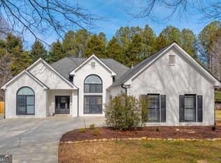 5169 Artesian Spring Dr, Flowery Branch, GA 30542