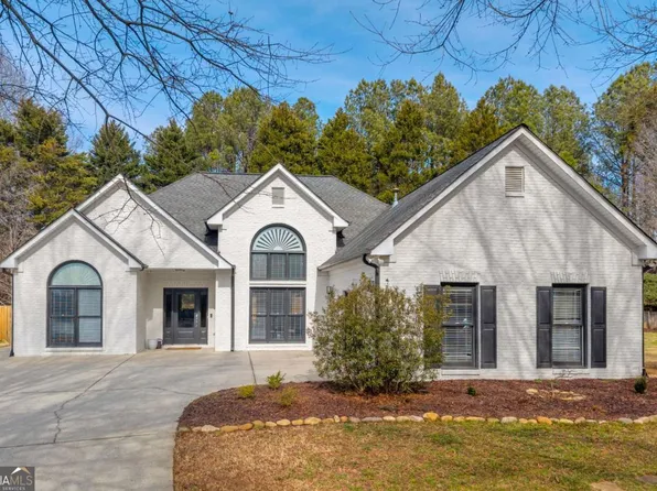 5169 Artesian Spring Dr, Flowery Branch, GA 30542