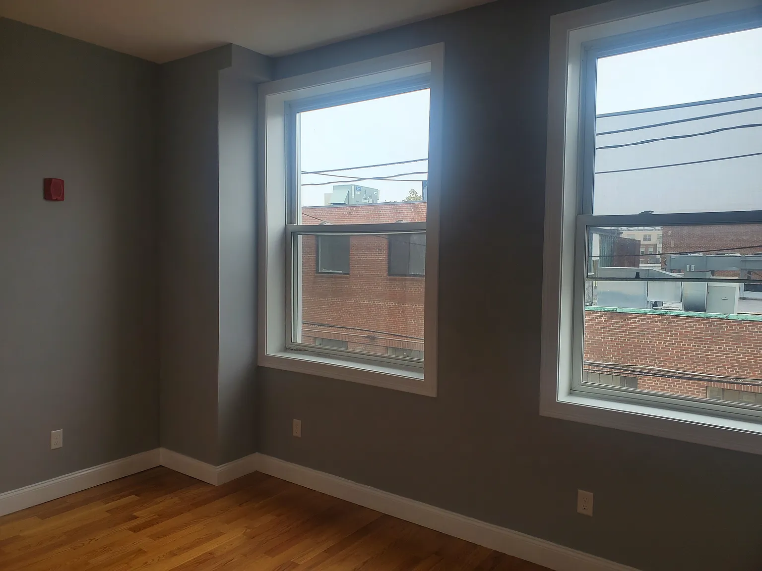 3 bed, 550 sqft, $3,200 — Photo 1