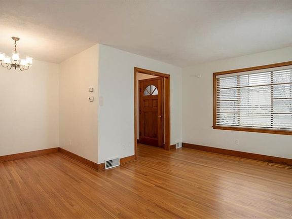 4th image of 4476 S Buffalo St
