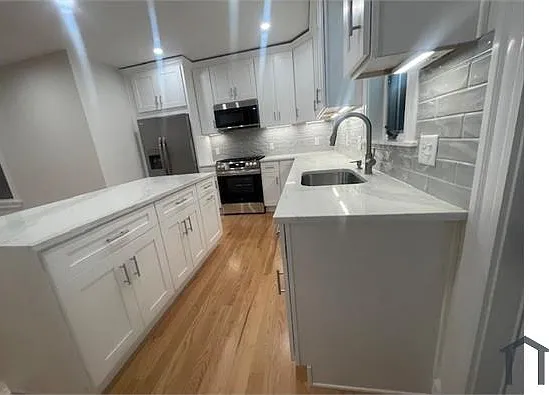 3 bed, 1500 sqft, $3,700 — Photo 3