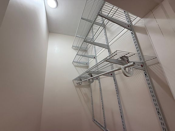 5th image of 184 Bay 26th St #1