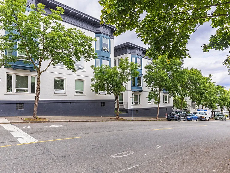 Clairemont Apartments — Photo 44