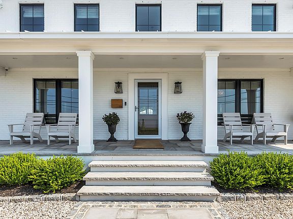 3rd image of 34 Saltmeadow Ln