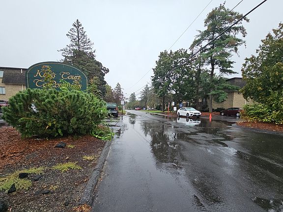 4th image of 99 Cluff Crossing Rd #8