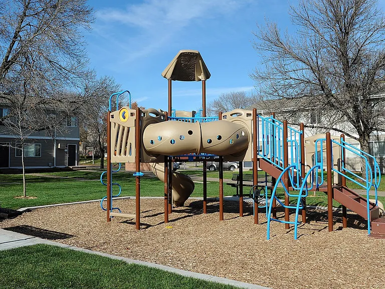 Lonnie Adkins Court — Photo 6