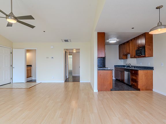 5th image of 1024 San Luis Cir Unit 724
