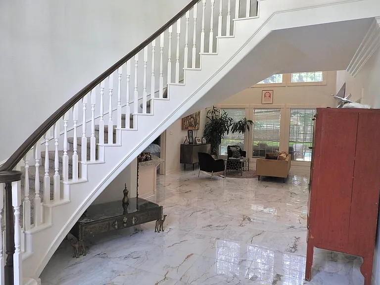 2319 Amber Springs Dr — Photo 10