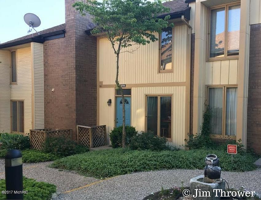 1st image of 2710 Birchcrest Dr SE #4