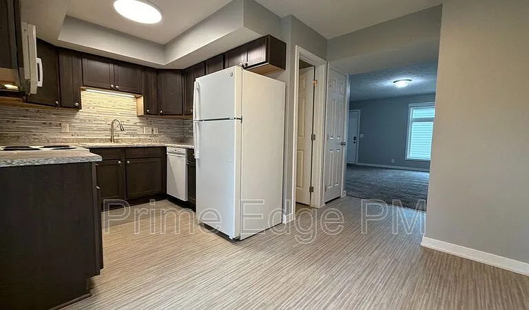 6235 Holdrege St #B-5 — Photo 13