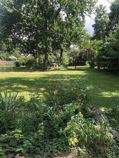 2nd image of 2410 Wickliffe Rd